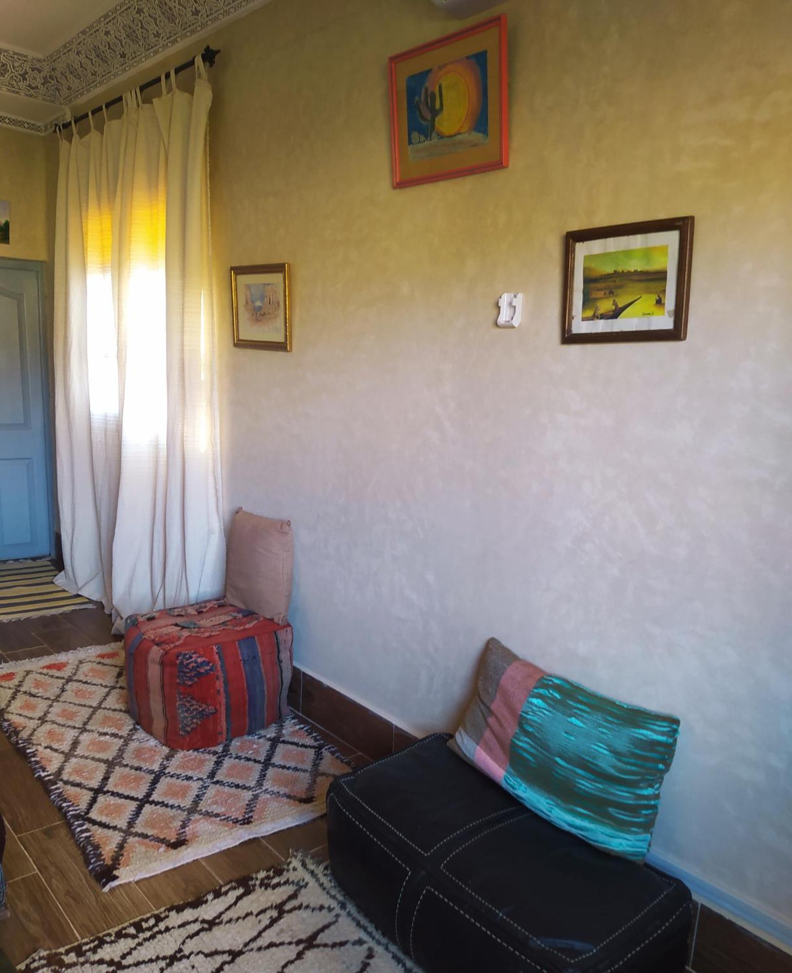 Le Petit Jardin Acomodação com café da manhã Demnat Quarto foto